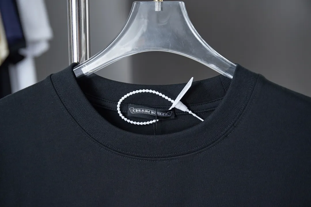 🅿️200 Ch*ome Hearte 25SS early spring new style Contrasting color rainbow five-strand Crow heart short sleeves Light luxury essential item for daily commuting for men and women Correct version Welcome to compare Detailed features · 320g 100% pure cotton double yarn jersey fabric · Custom dyed in the same cylinder, special thickened 32 double-strand 1X1 threads · Imported Tajima machine embroidery unstranded thread 🧵 Mixed embroidery · Double-needle sewing and cross-seam technology · Original main mark, washed tag, brand moisture-proof paper packaging Color: black/white Size: S/M/L/XL